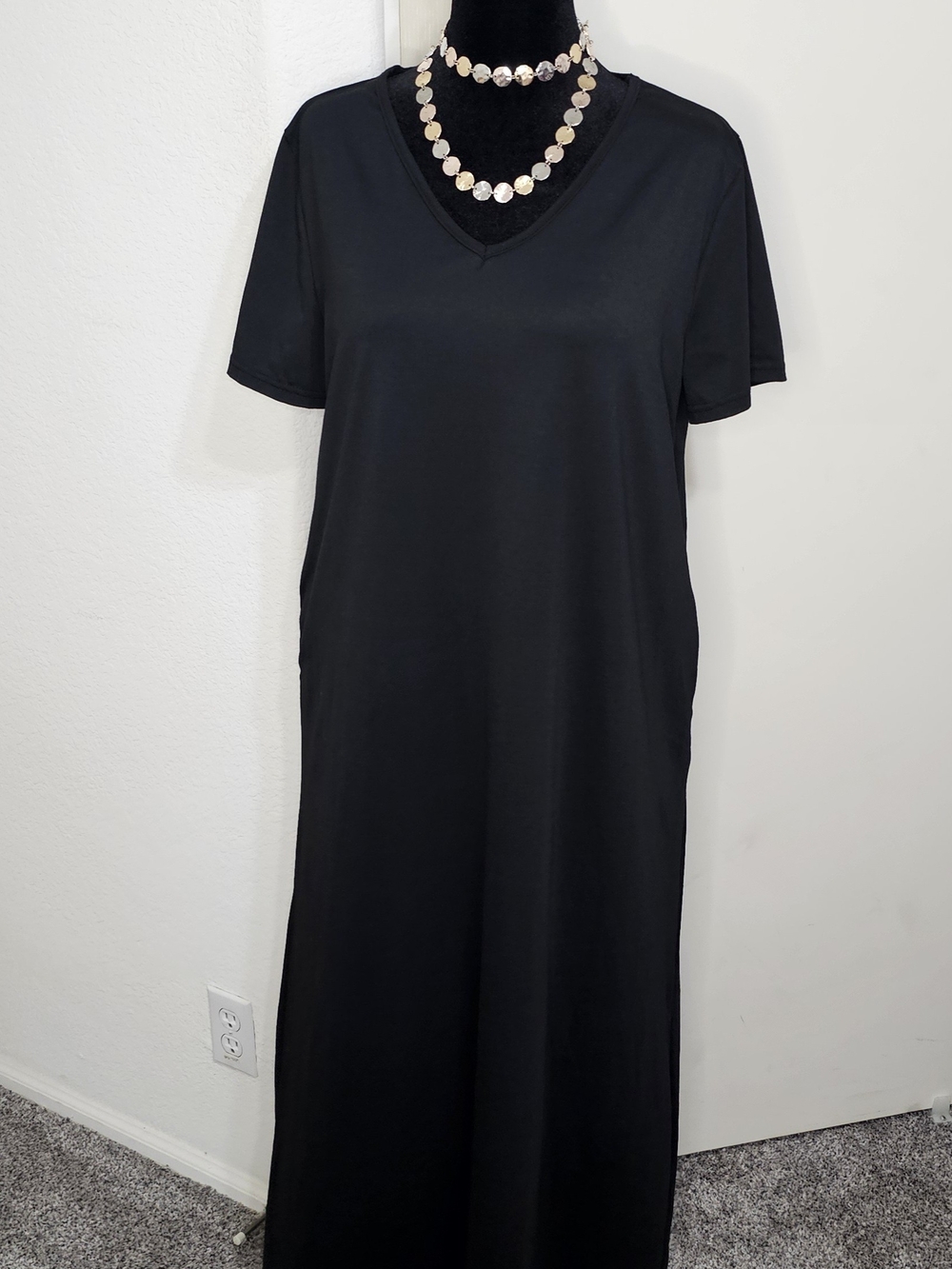 Black Short Sleeve V-Neck Maxi Dress with Pockets Size XL